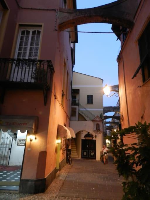Sea View, In The Old Town Santo Stefano Al Mare Daire Dış mekan fotoğraf